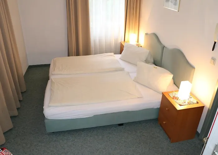 - Alt - Strassgang Graz