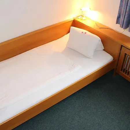 - Alt - Strassgang Guest house