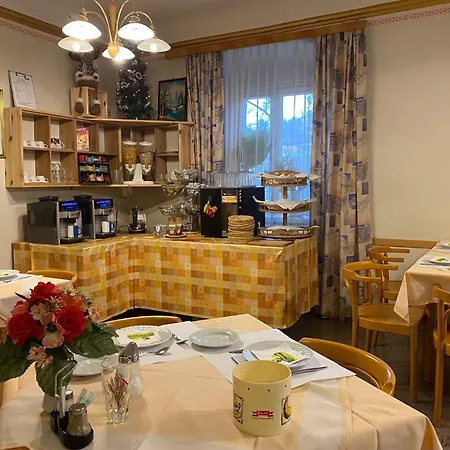 - Alt - Strassgang 3* グラーツ