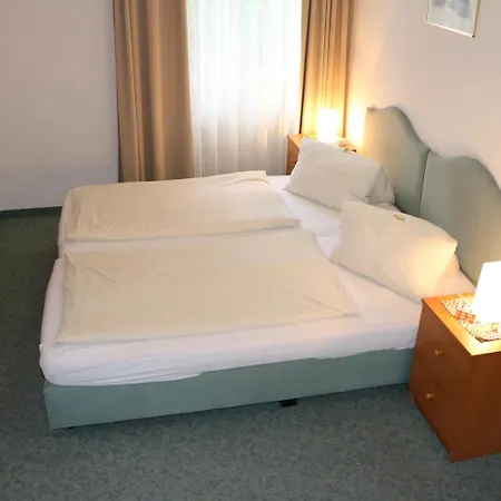 - Alt - Strassgang Gasthuis Graz