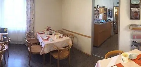 - Alt - Strassgang Pensjonat