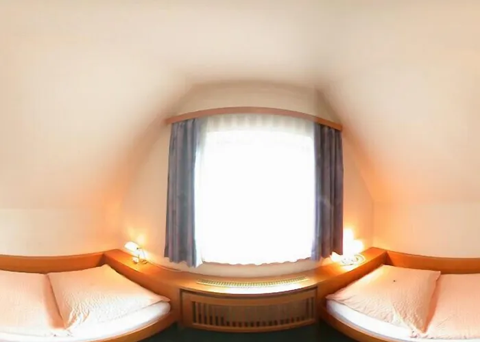 - Alt - Strassgang 3* غراتس