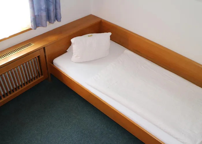 - Alt - Strassgang بيت ضيافة غراتس