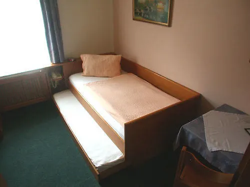 - Alt - Strassgang بيت ضيافة